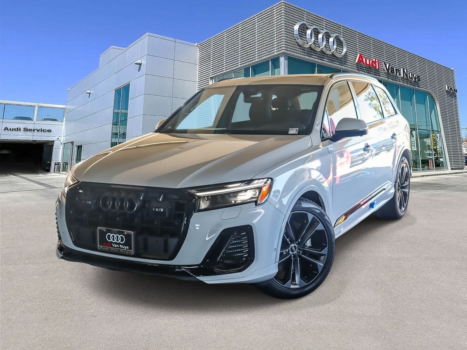 Thumbnail: 2026 Audi Q7 - 1