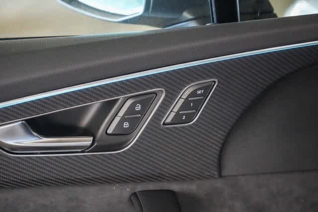 Thumbnail: 2025 Audi SQ7 - 33