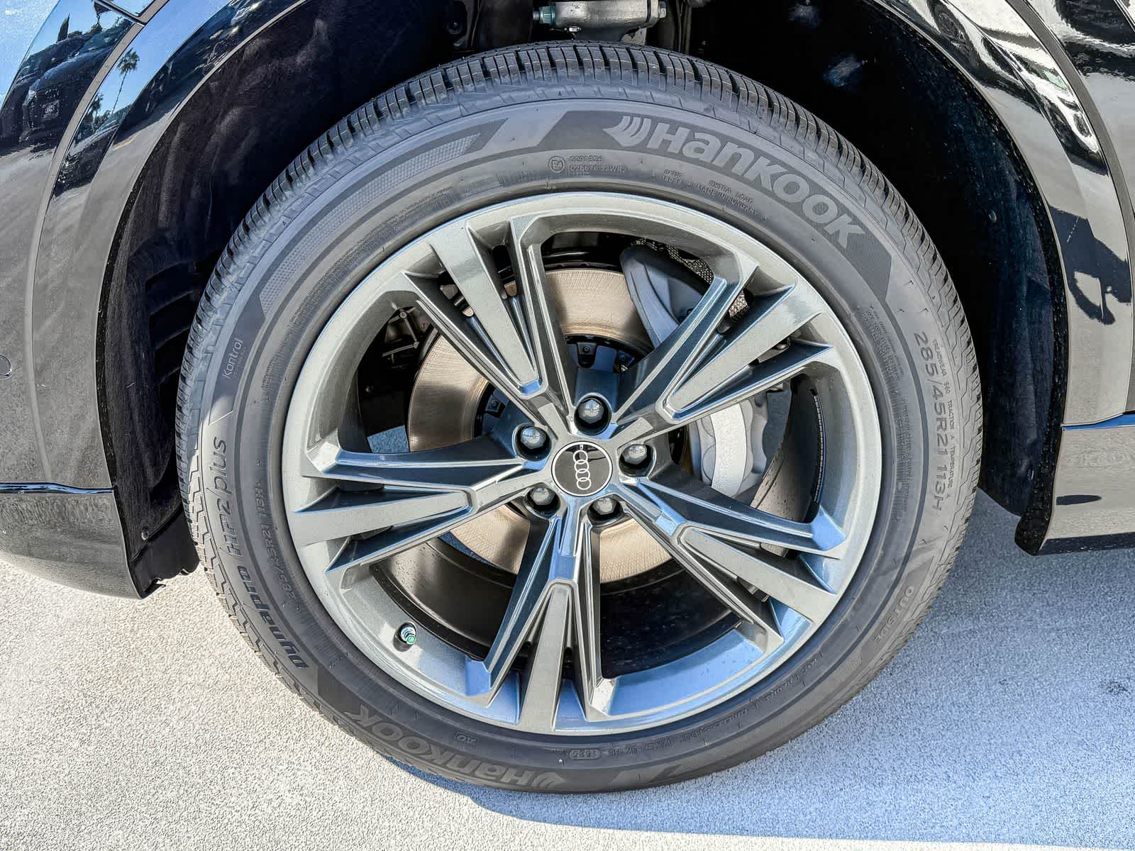 Thumbnail: 2026 Audi Q8 - 9