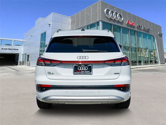 Thumbnail: 2023 Audi Q4 e-tron - 3