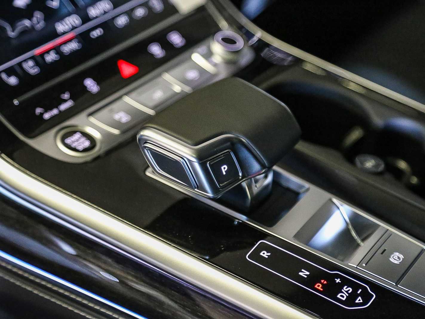 Thumbnail: 2026 Audi Q8 - 19