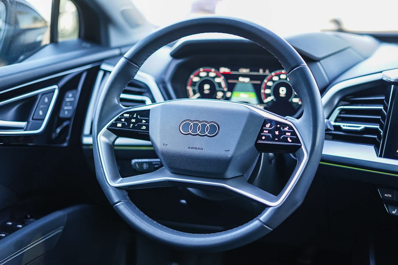 Thumbnail: 2024 Audi Q4 e-tron - 16