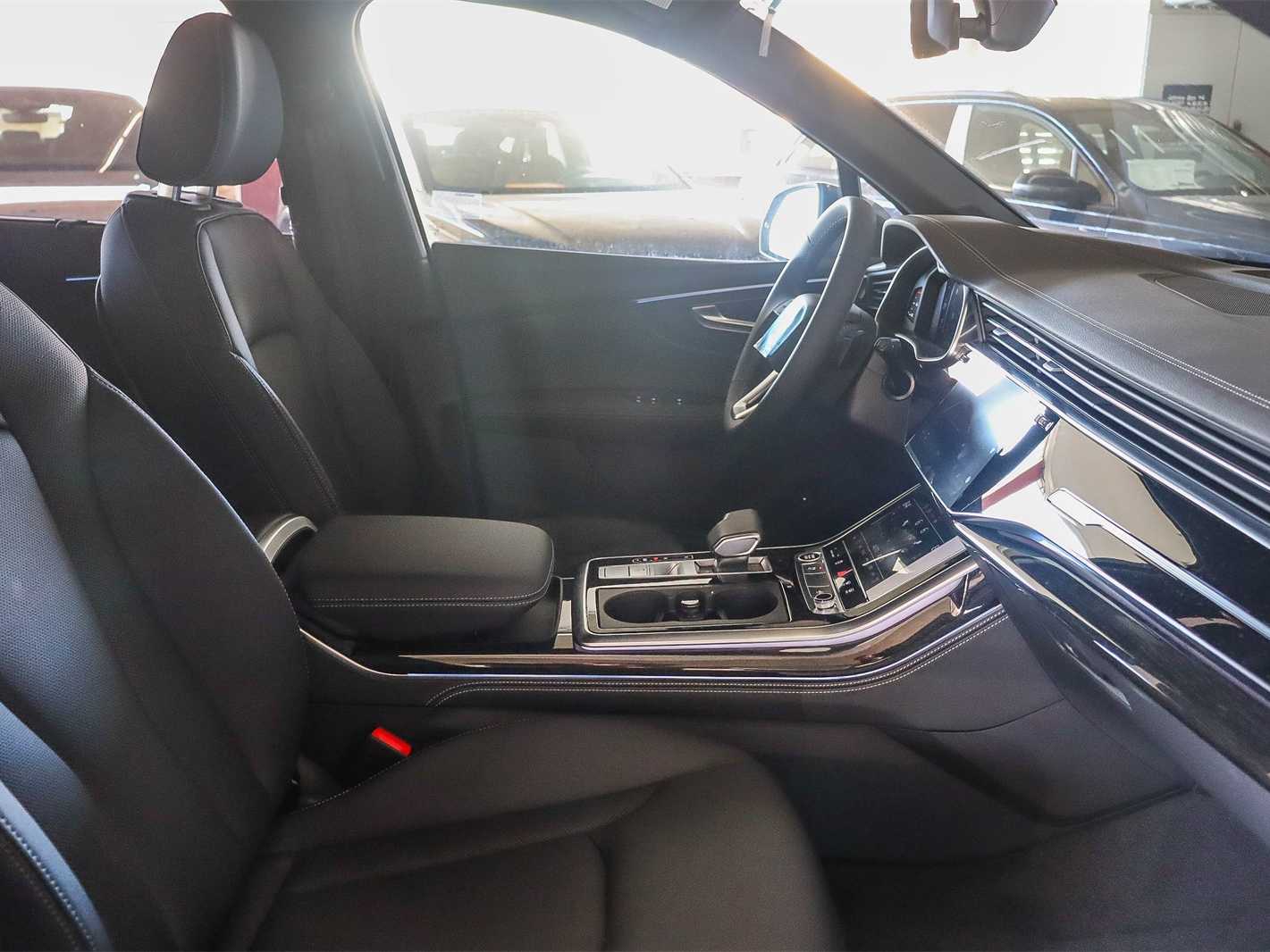 Thumbnail: 2026 Audi Q7 - 17