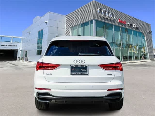 Thumbnail: 2024 Audi Q3 - 3
