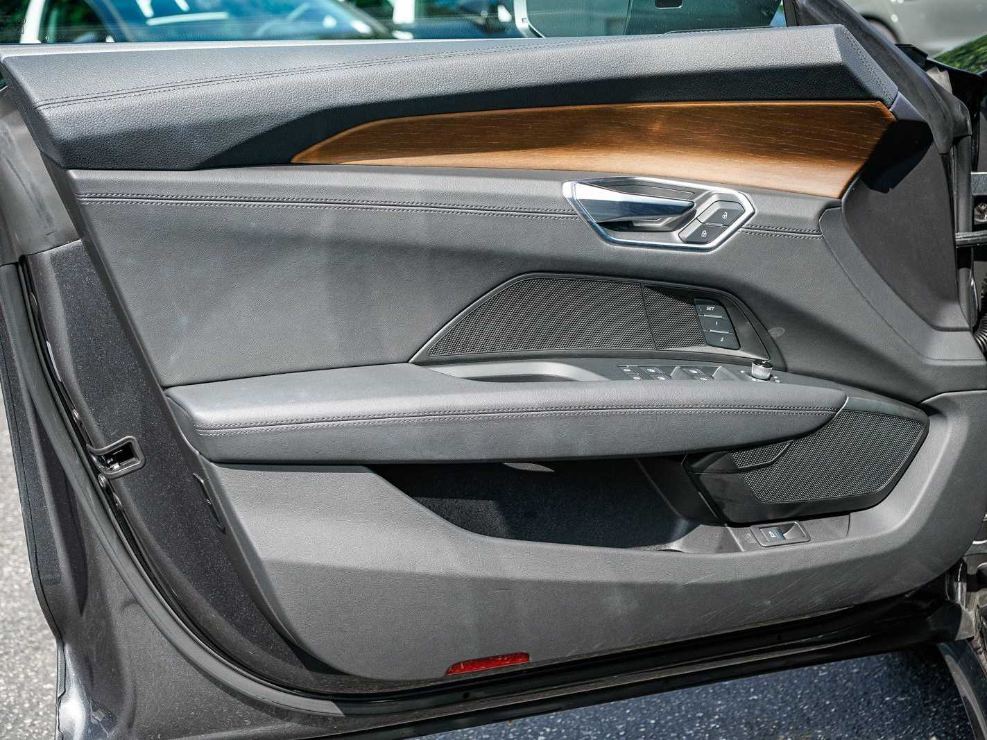 Thumbnail: 2022 Audi e-tron GT - 19