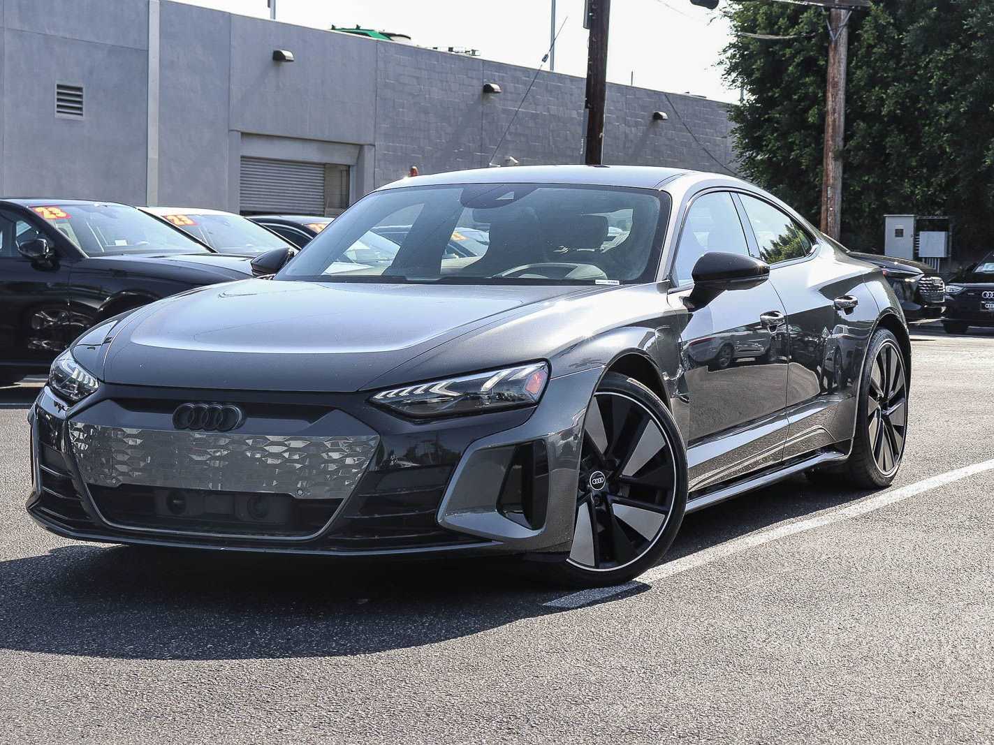 Thumbnail: 2023 Audi e-tron GT - 1