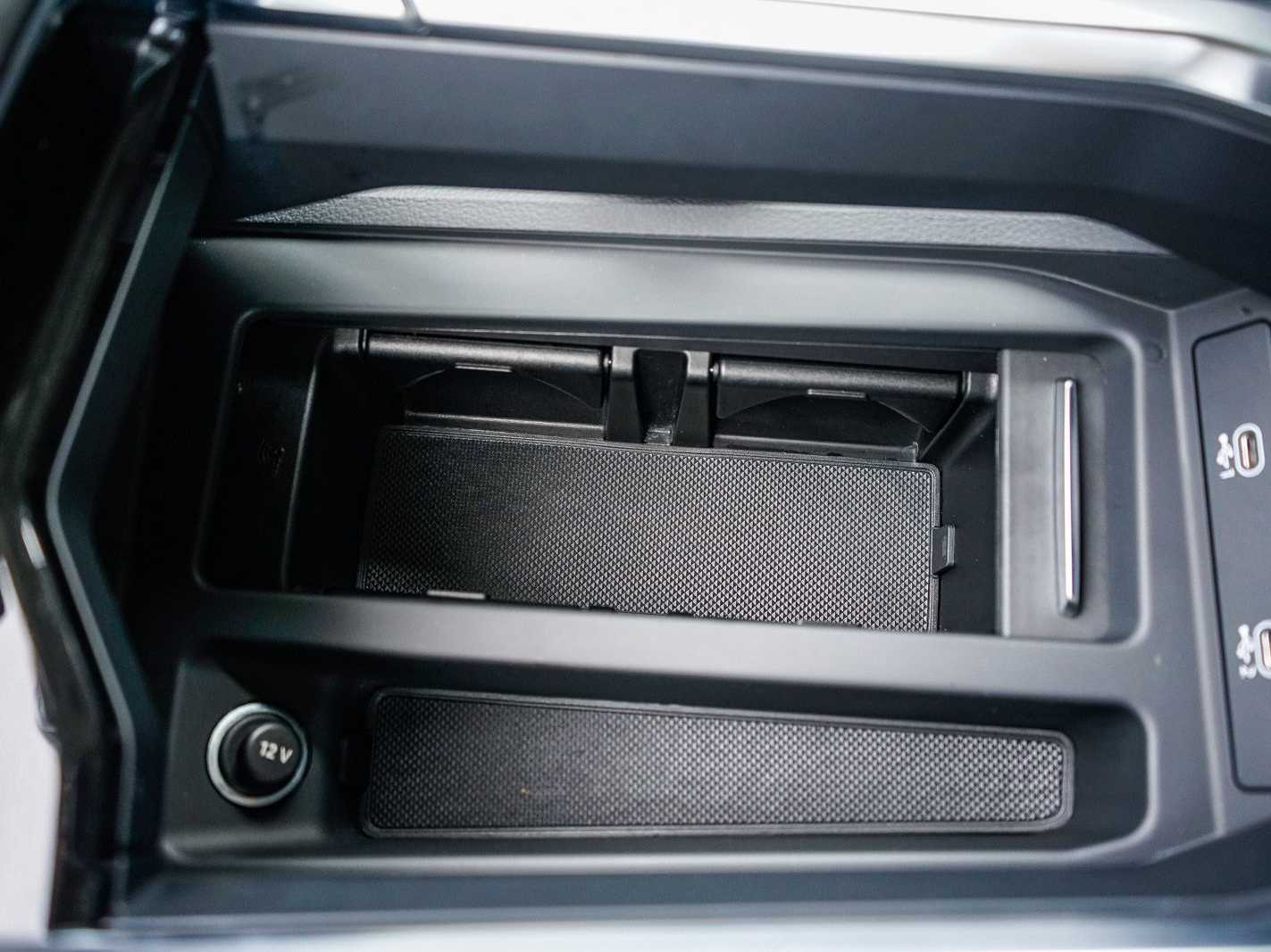 Thumbnail: 2023 Audi e-tron - 22