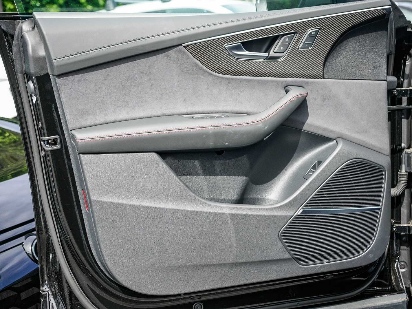 Thumbnail: 2026 Audi Q8 - 19