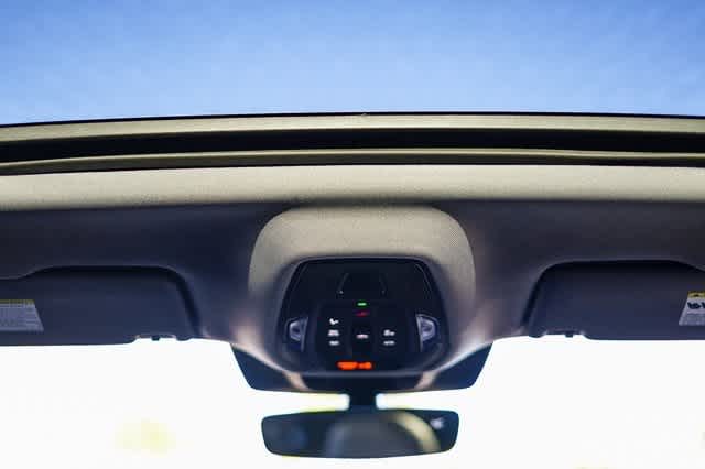 Thumbnail: 2025 Audi Q6 e-tron - 11