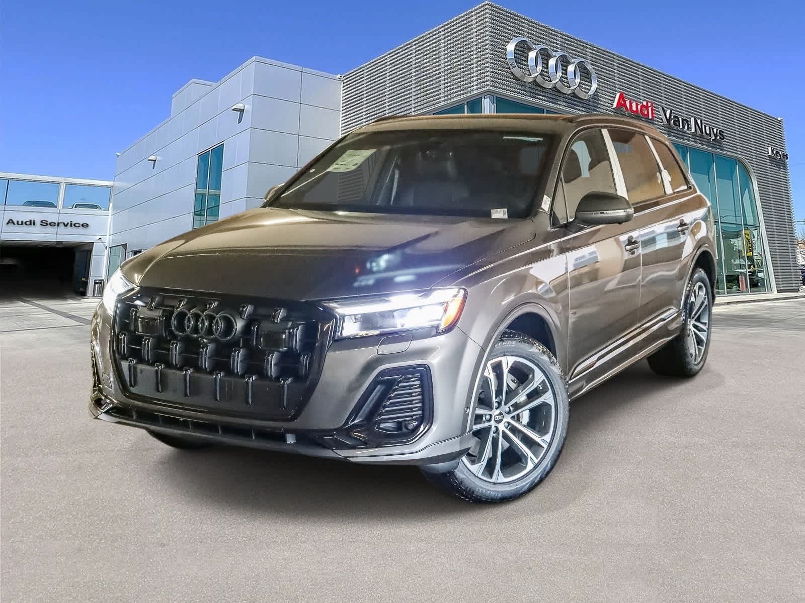 Thumbnail: 2026 Audi Q7 - 1