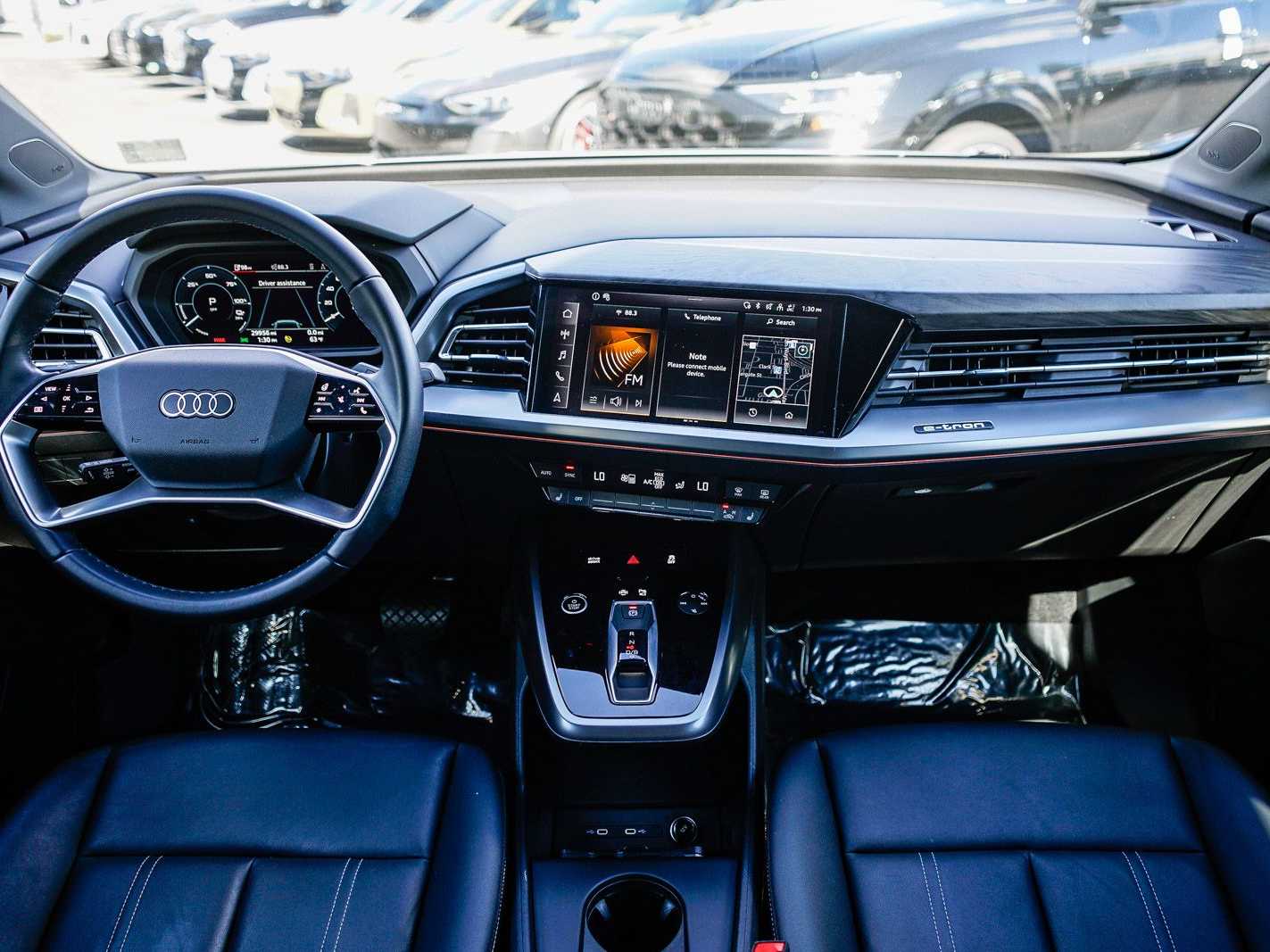 Thumbnail: 2023 Audi Q4 e-tron - 12