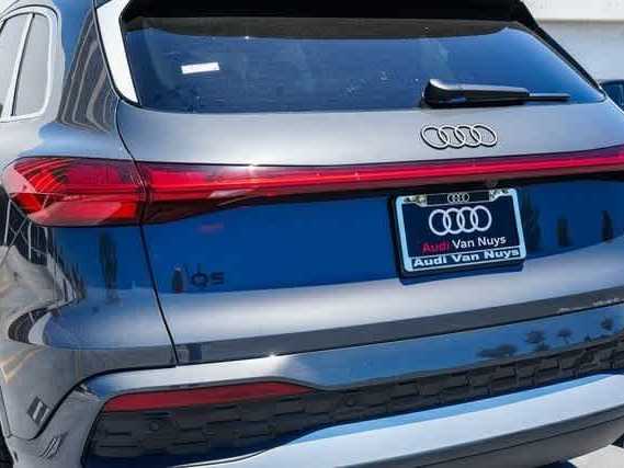 Thumbnail: 2025 Audi Q5 - 11