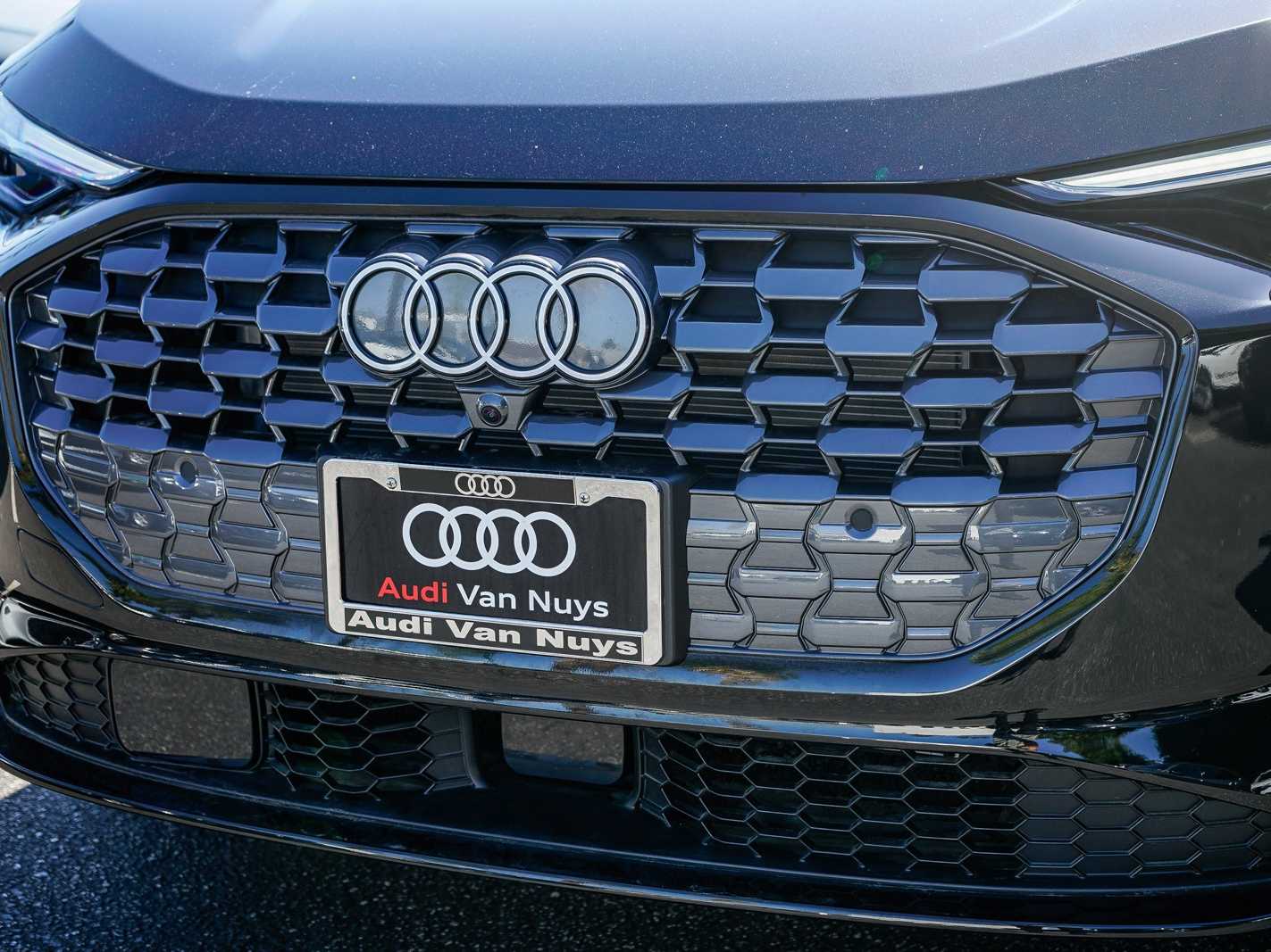 Thumbnail: 2025 Audi Q5 - 8