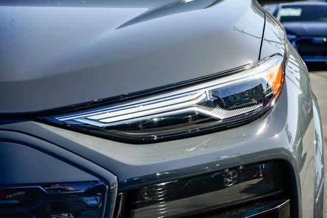 Thumbnail: 2025 Audi Q6 e-tron - 7