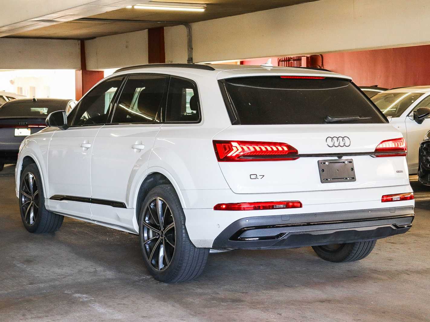 Thumbnail: 2023 Audi Q7 - 2