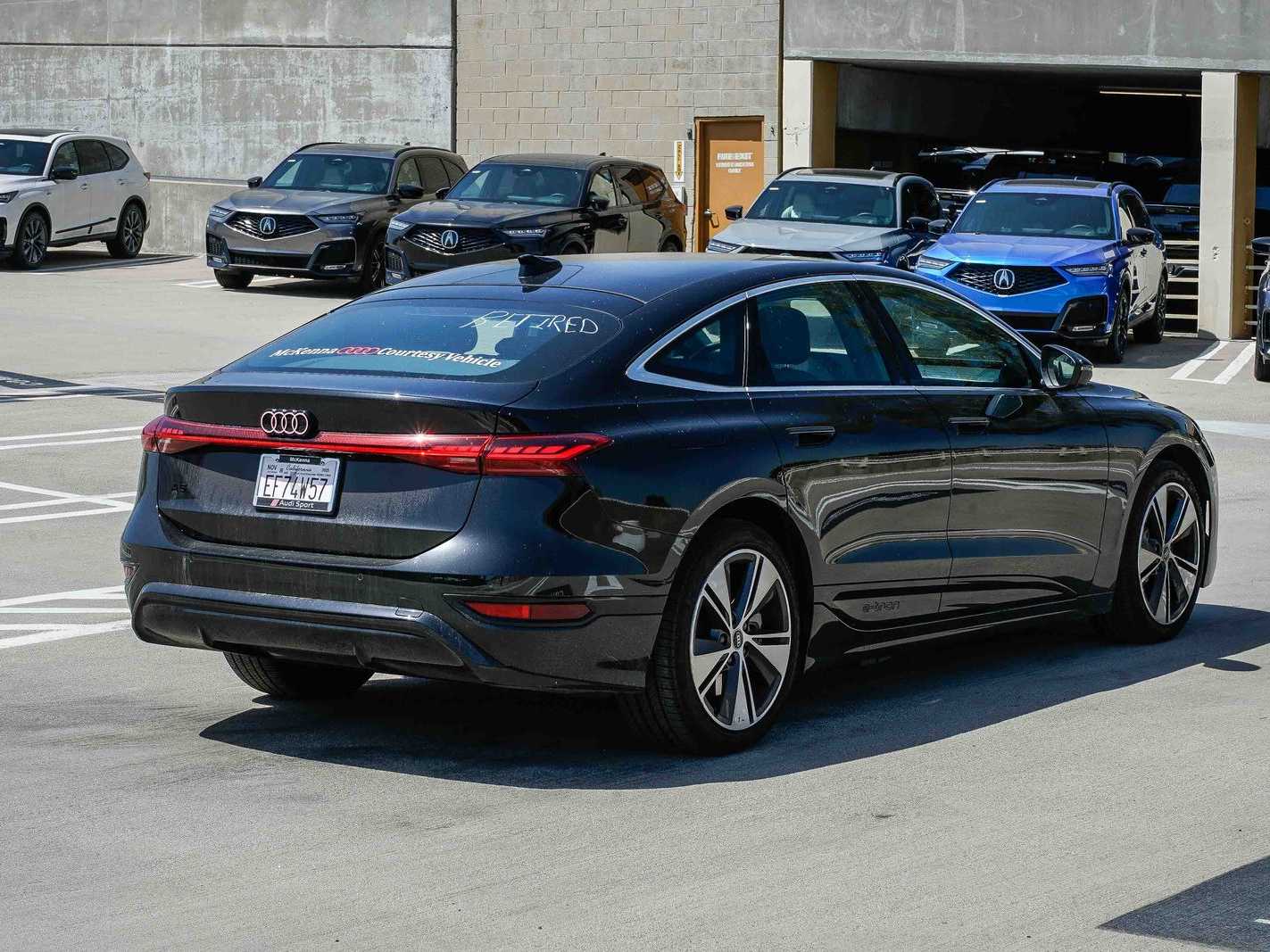 Thumbnail: 2025 Audi e-tron - 3