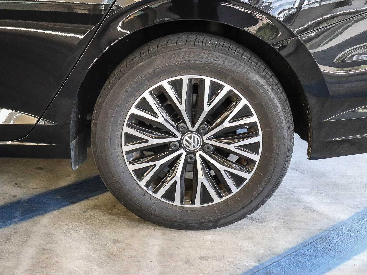 Thumbnail: 2019 Volkswagen Jetta - 9
