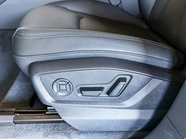 Thumbnail: 2025 Audi Q7 - 21