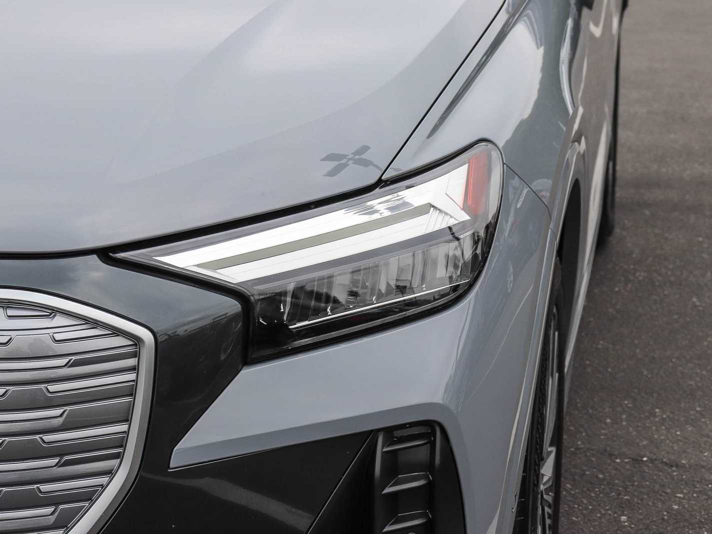 Thumbnail: 2023 Audi Q4 e-tron - 7