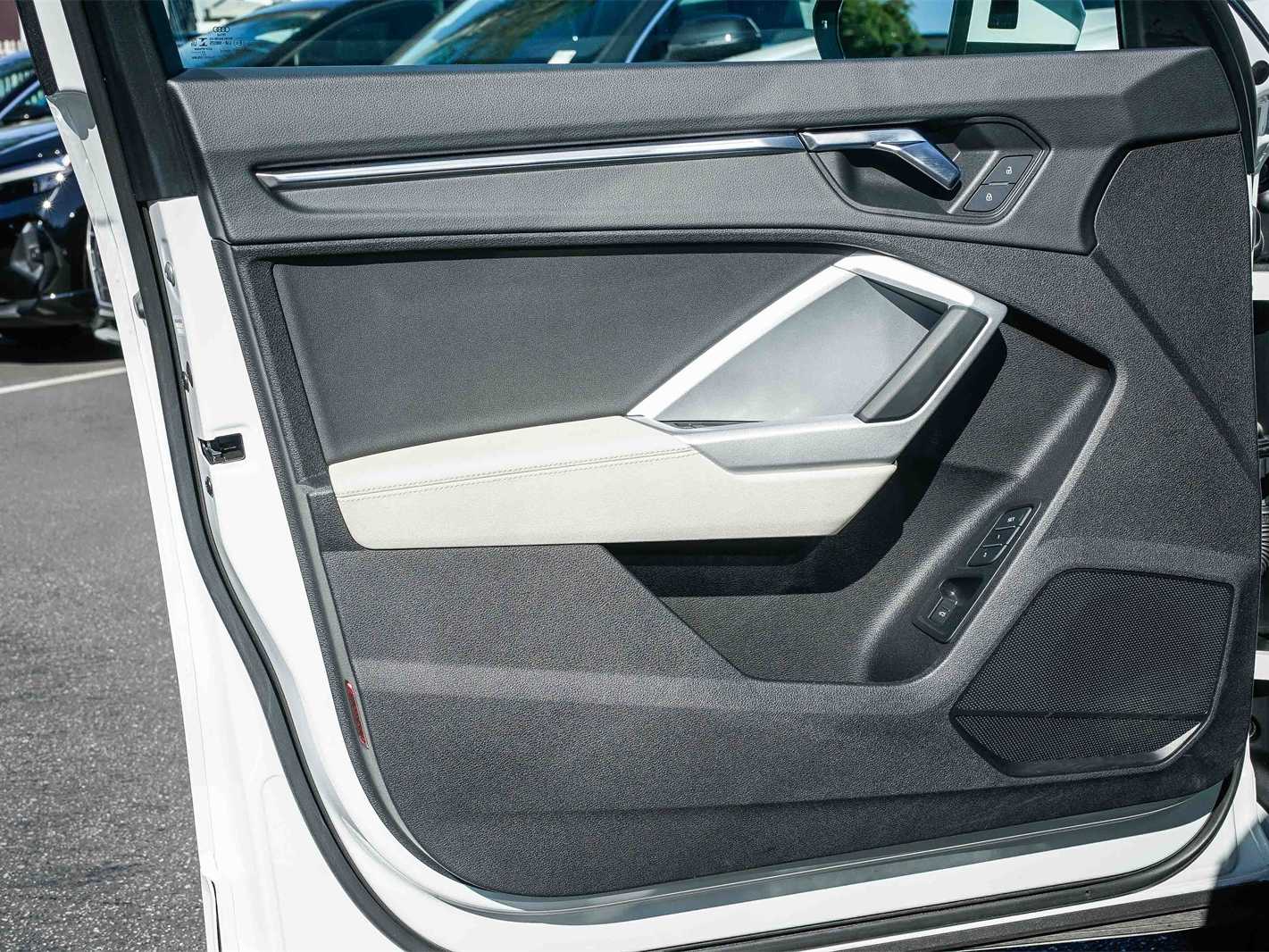 Thumbnail: 2022 Audi Q3 - 19