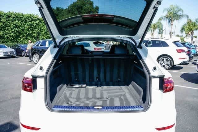 Thumbnail: 2024 Audi SQ8 - 27