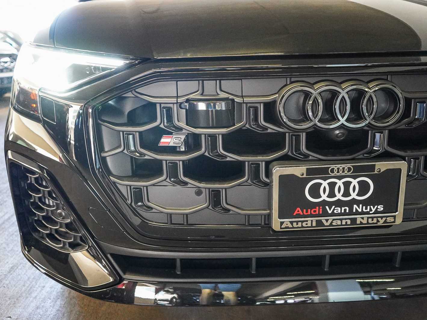 Thumbnail: 2026 Audi SQ8 - 11