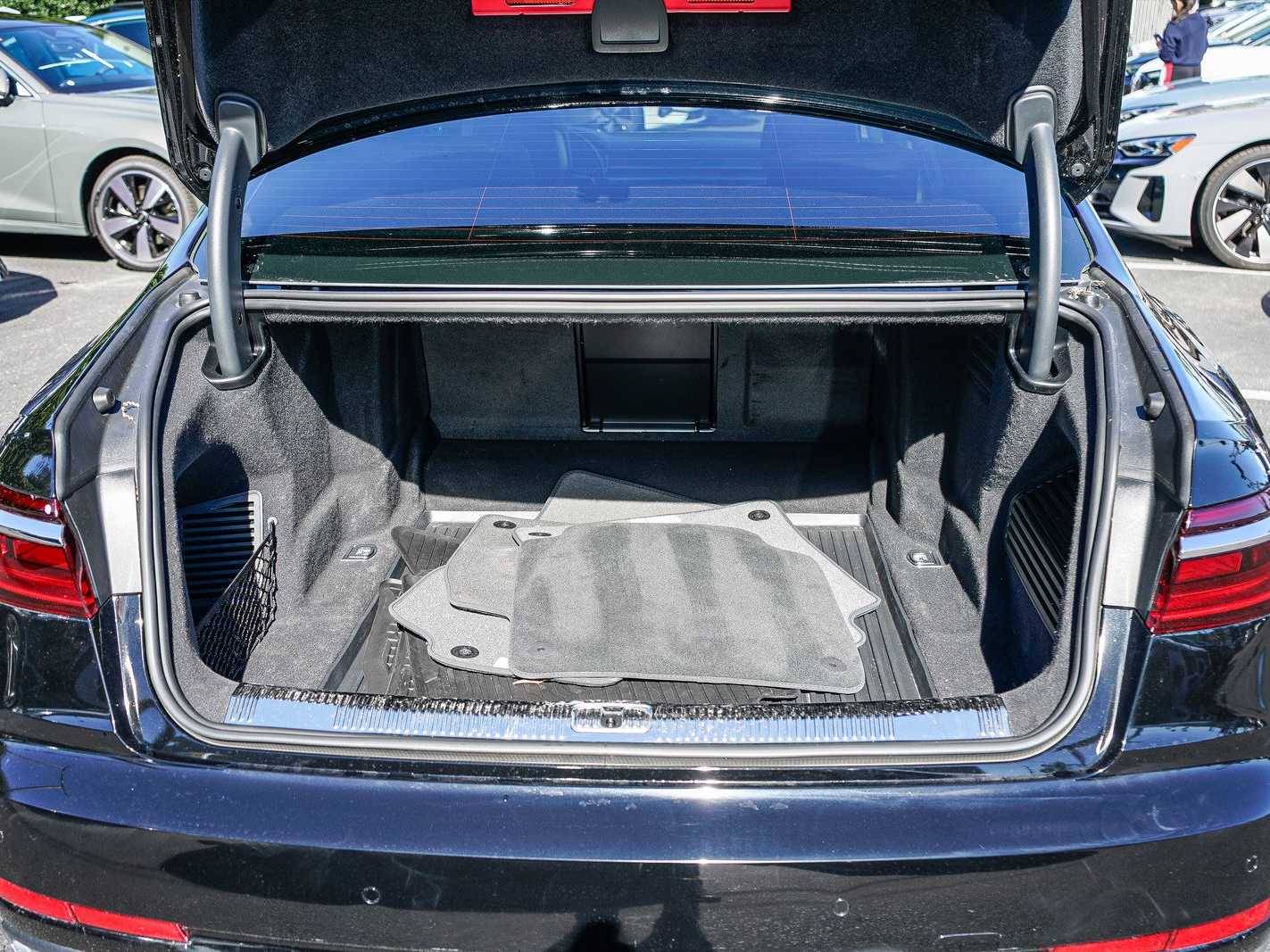 Thumbnail: 2022 Audi A8 - 27