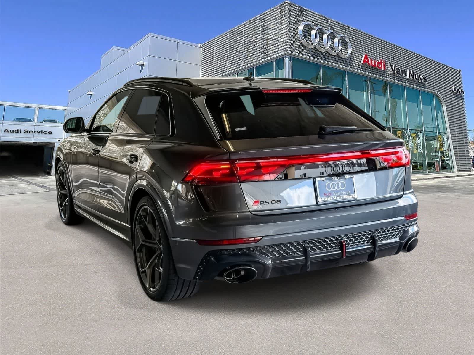 Thumbnail: 2026 Audi RS Q8 - 6