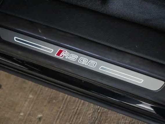 Thumbnail: 2025 Audi RS Q8 - 34