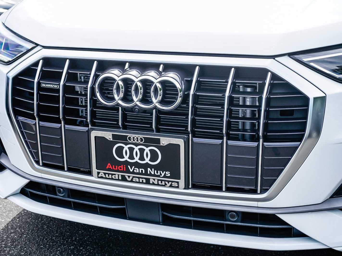 Thumbnail: 2025 Audi Q3 - 8