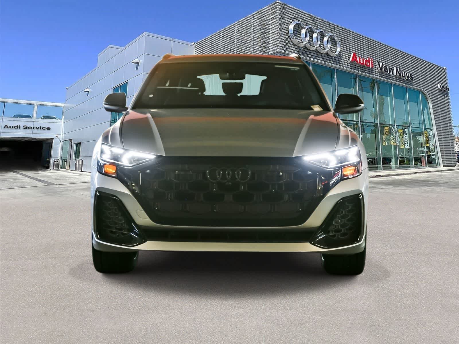 Thumbnail: 2026 Audi SQ8 - 2