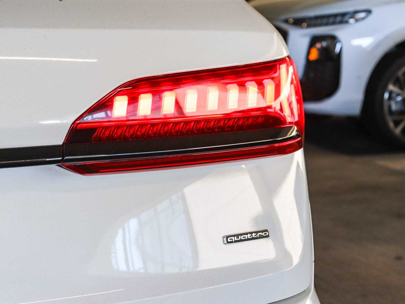 Thumbnail: 2023 Audi Q7 - 11