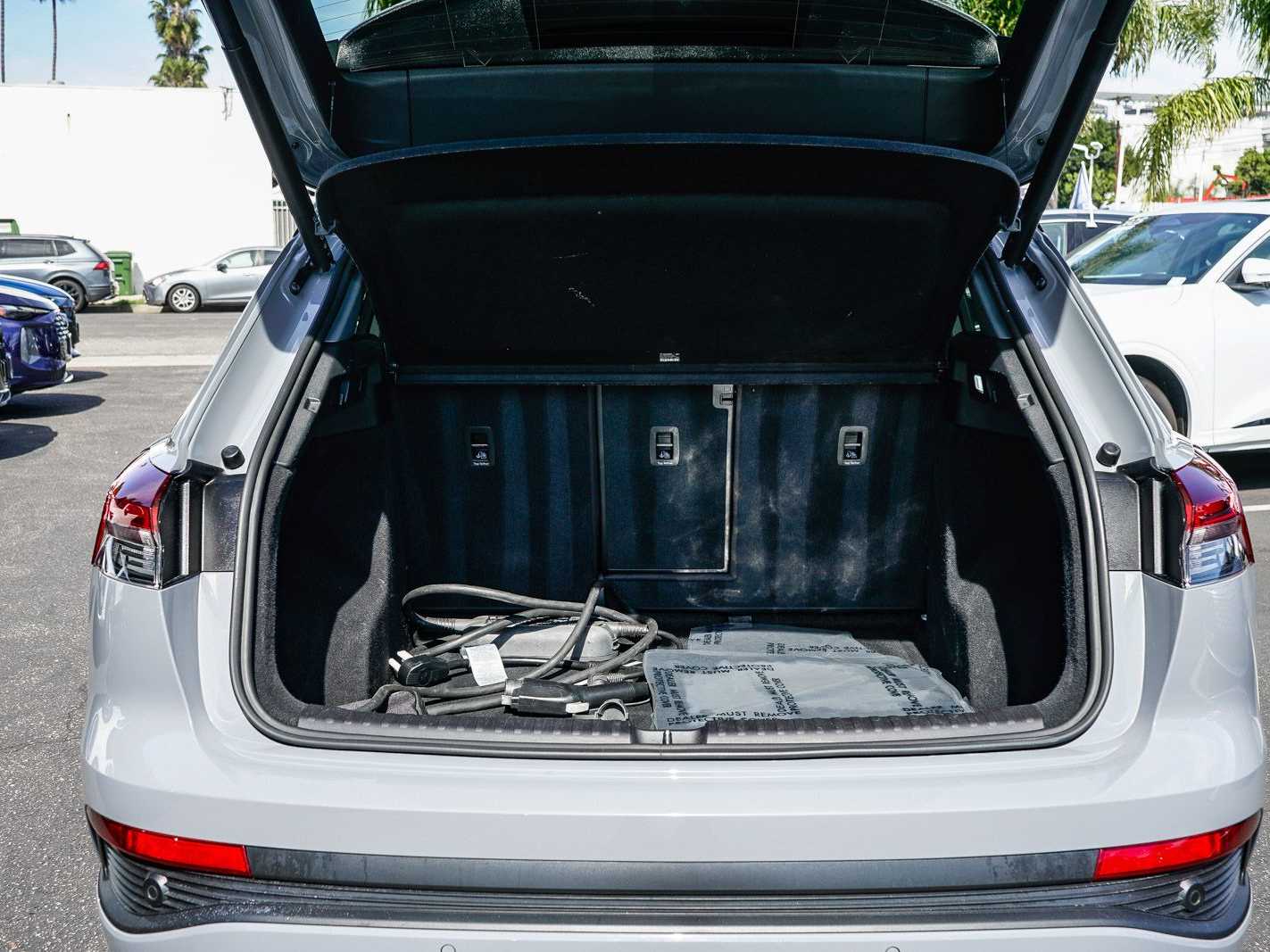 Thumbnail: 2023 Audi Q4 e-tron - 26