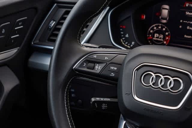 Thumbnail: 2020 Audi SQ5 - 16