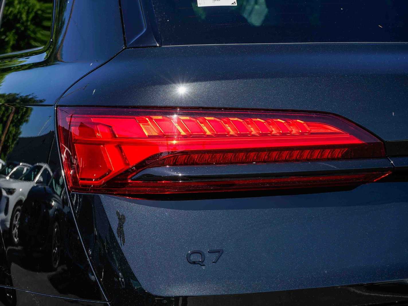 Thumbnail: 2026 Audi Q7 - 9