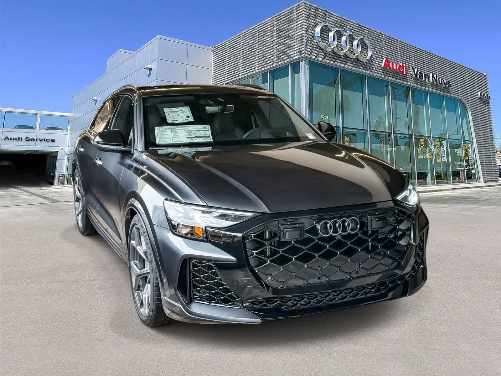 Thumbnail: 2026 Audi RS Q8 - 3
