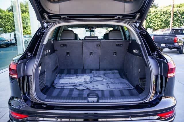 Thumbnail: 2025 Audi Q6 e-tron - 26