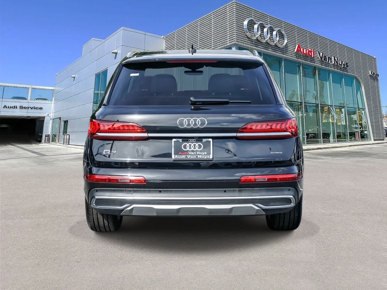 Thumbnail: 2023 Audi Q7 - 3