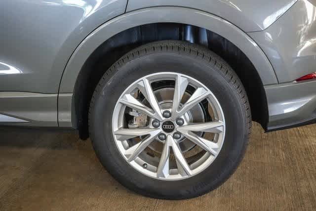 Thumbnail: 2025 Audi Q3 - 15