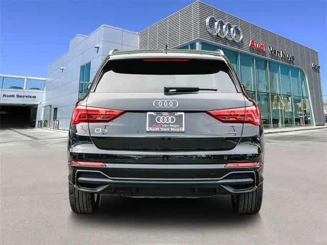 Thumbnail: 2023 Audi Q3 - 3