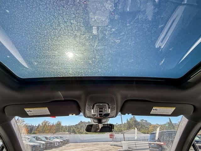 Thumbnail: 2025 Audi Q7 - 16