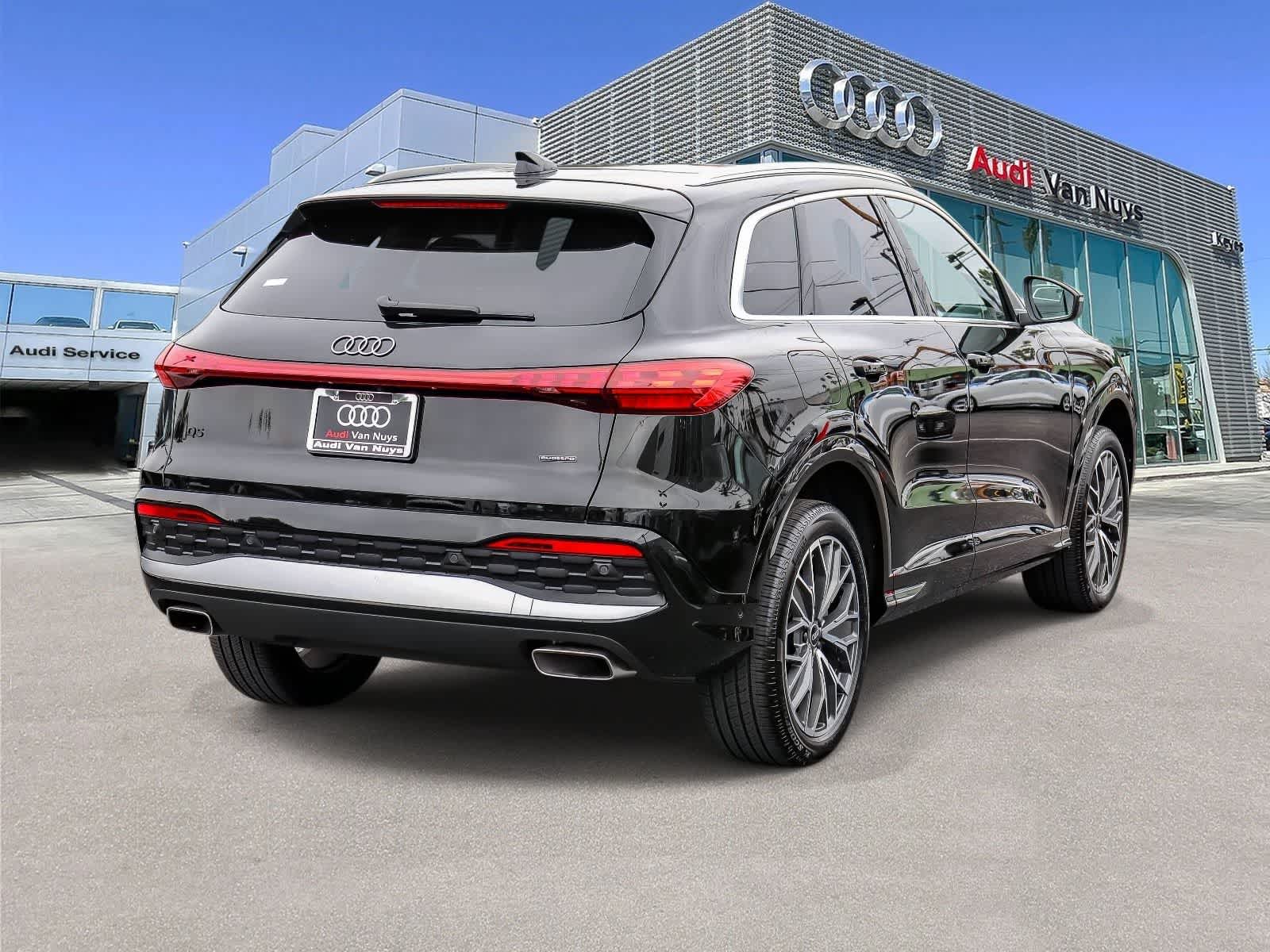 Thumbnail: 2025 Audi Q5 - 4