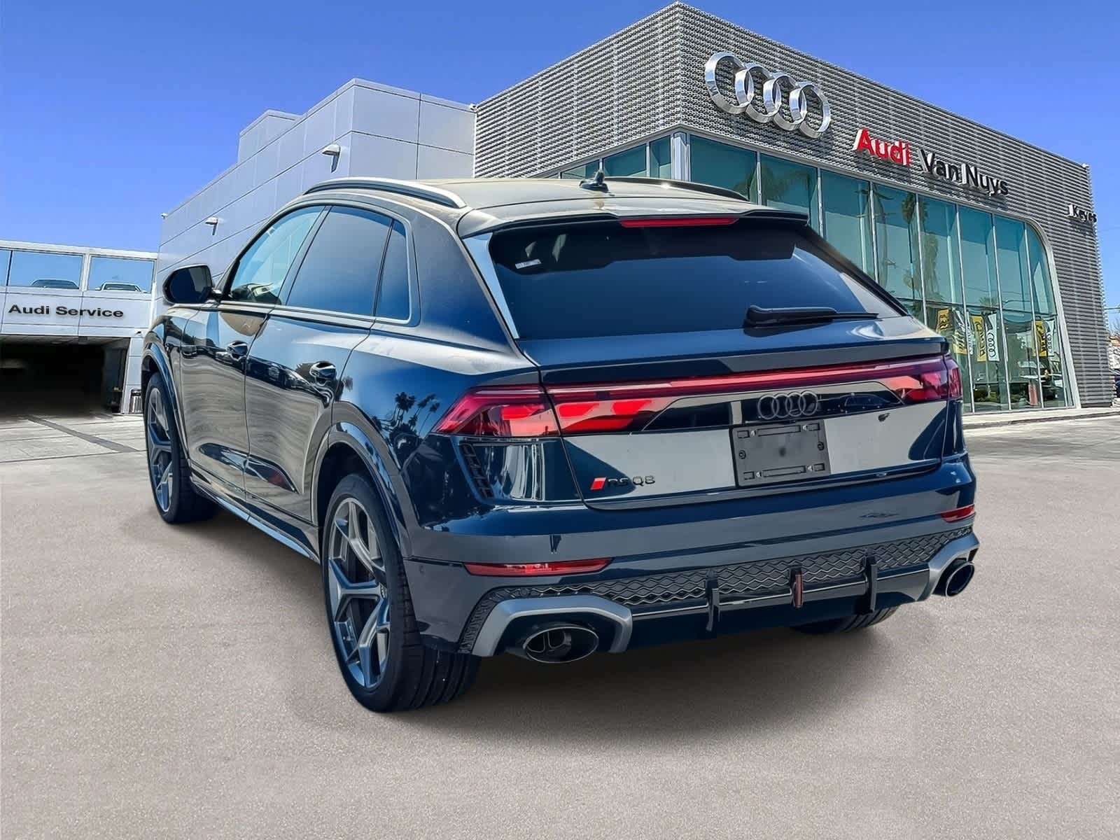 Thumbnail: 2025 Audi RS Q8 - 6