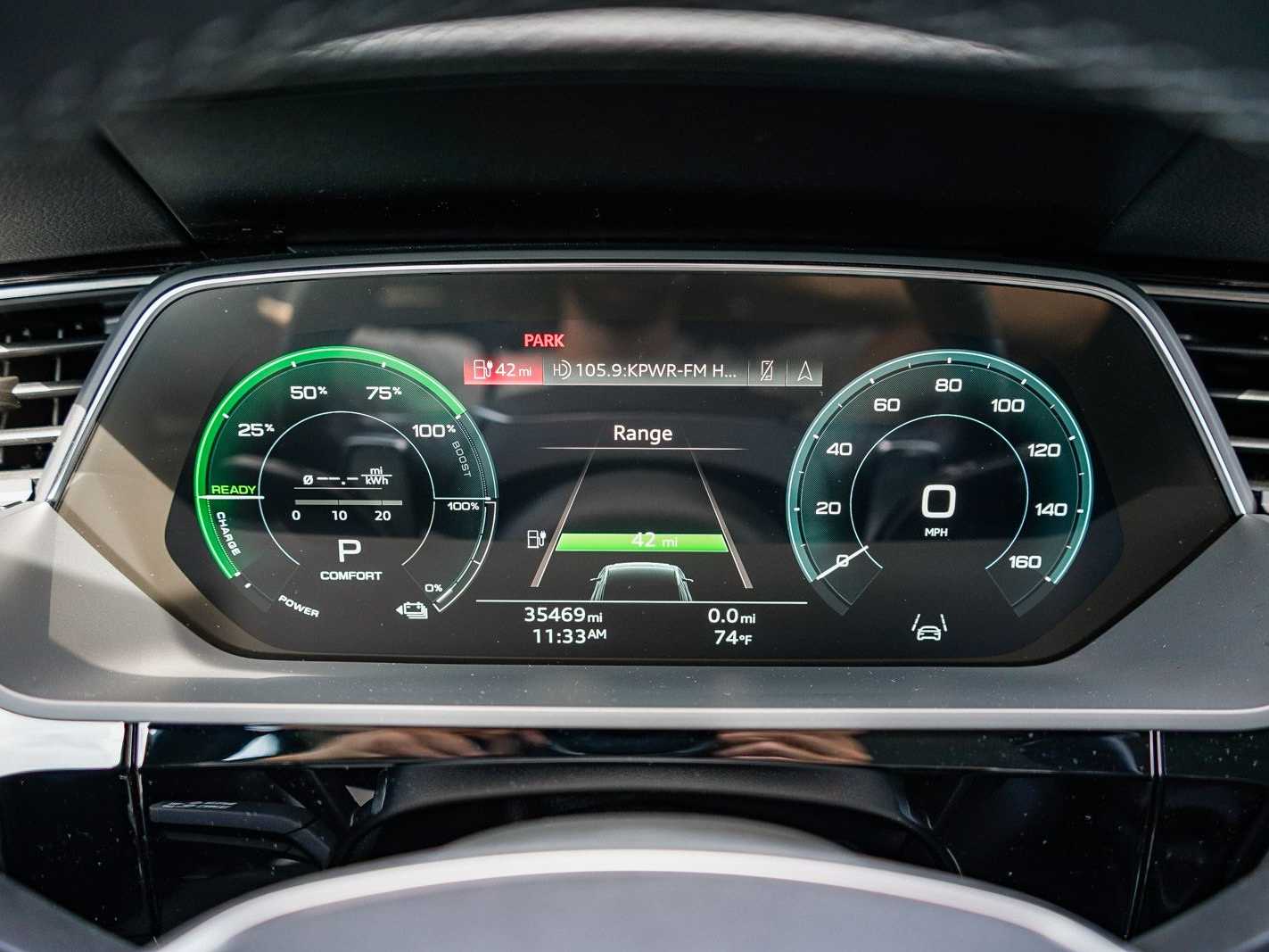 Thumbnail: 2023 Audi e-tron - 24