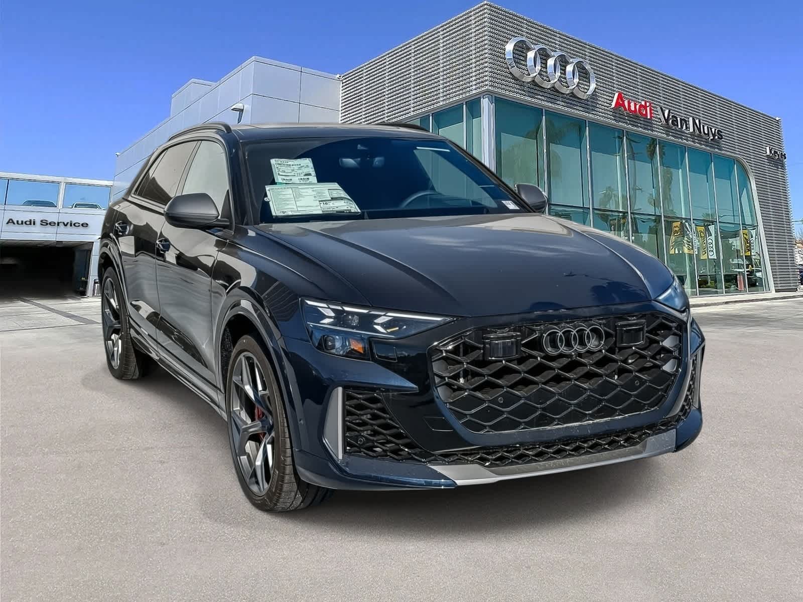 Thumbnail: 2025 Audi RS Q8 - 3