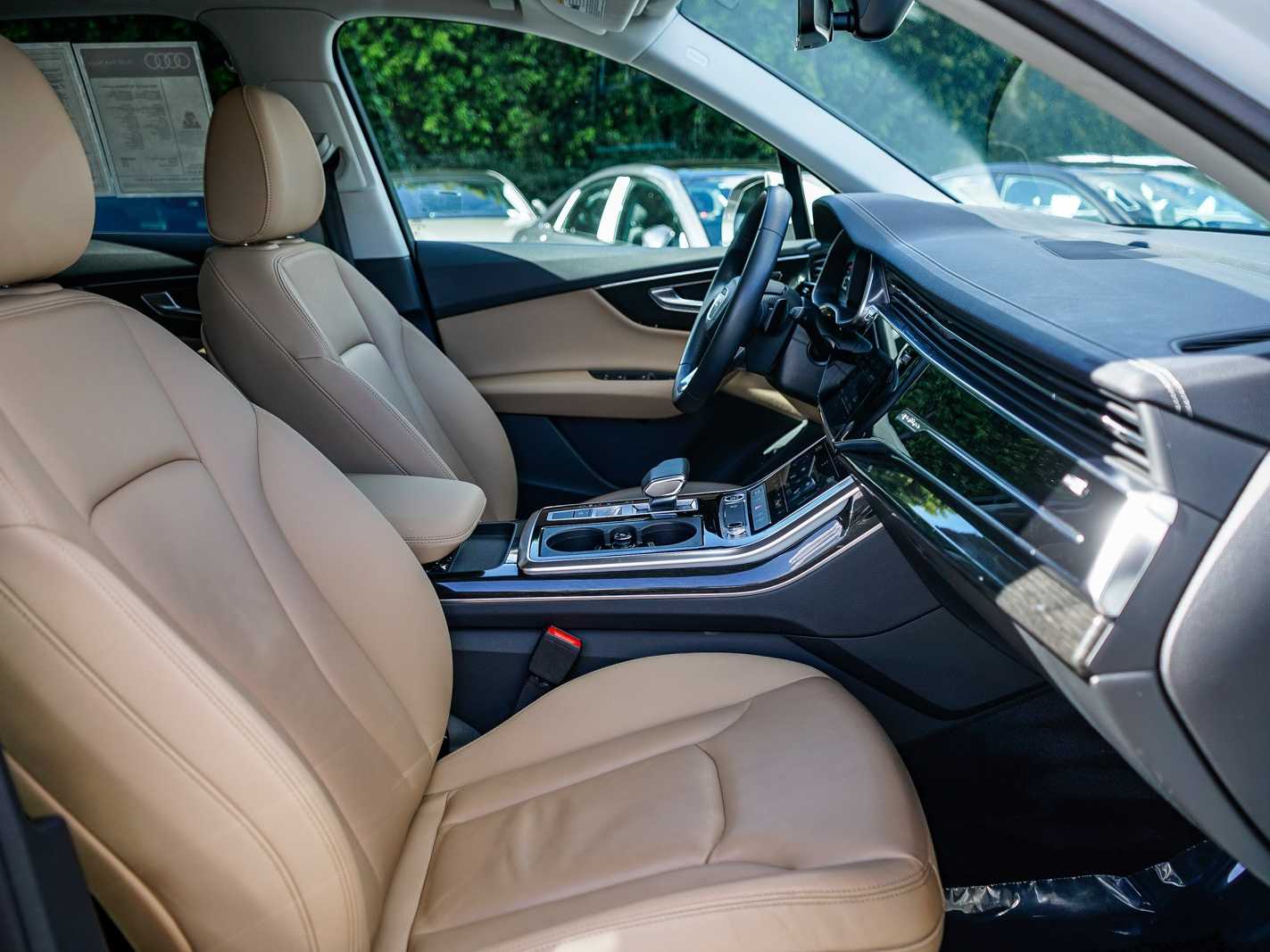 Thumbnail: 2023 Audi Q7 - 16