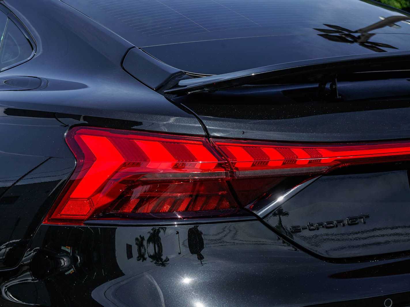 Thumbnail: 2022 Audi e-tron GT - 9