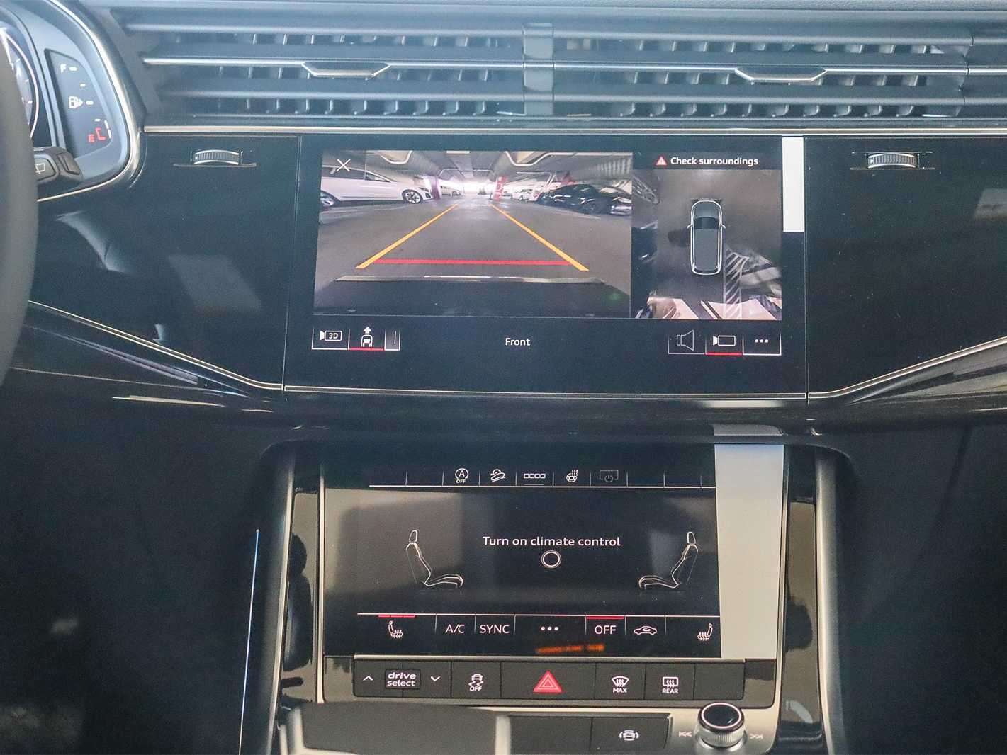 Thumbnail: 2026 Audi Q7 - 14