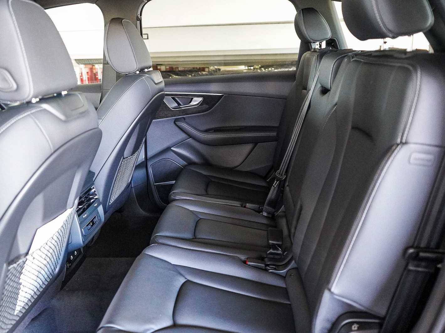 Thumbnail: 2026 Audi Q7 - 18