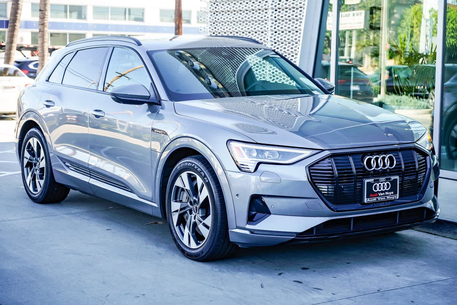 Thumbnail: 2022 Audi e-tron - 5